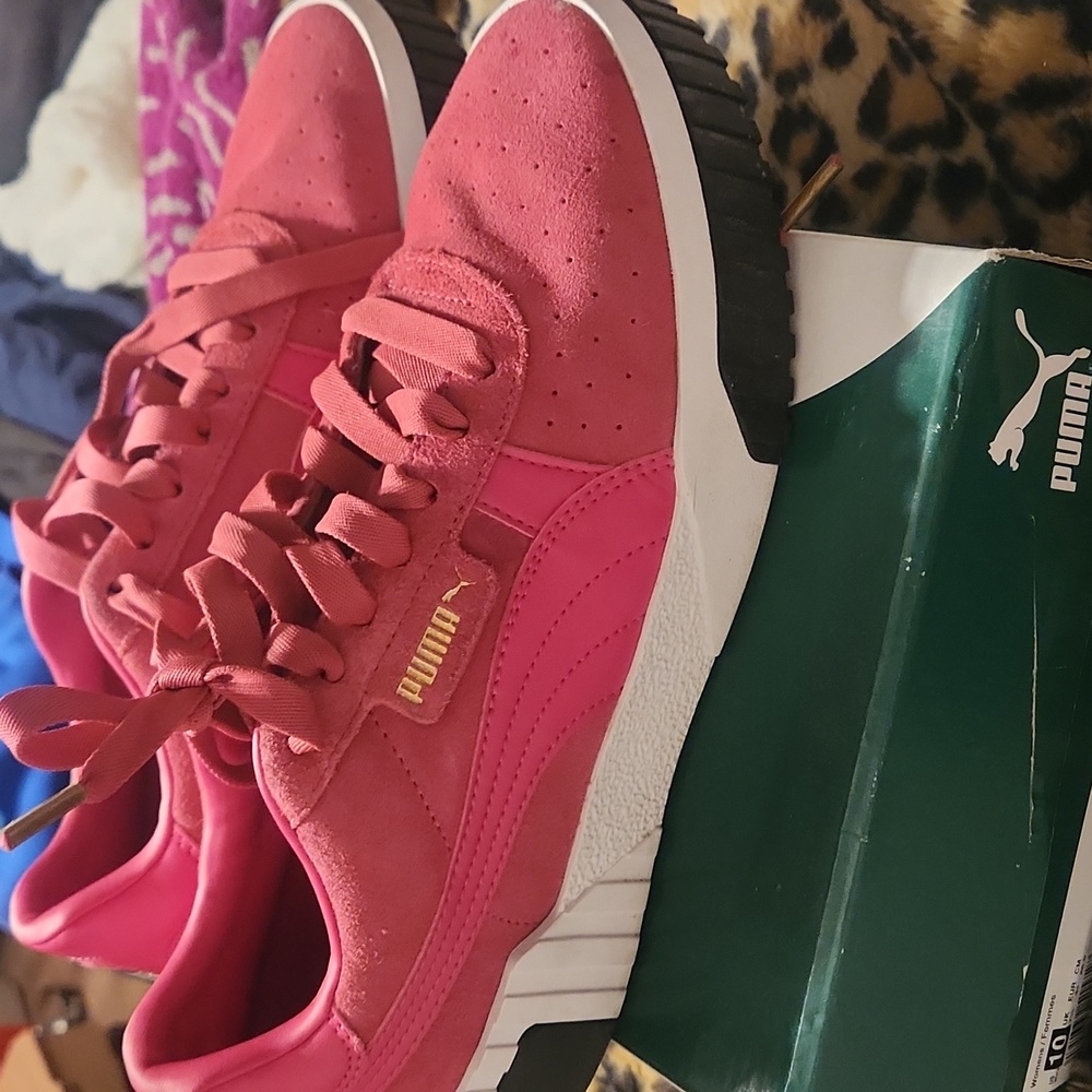 Womans puma.